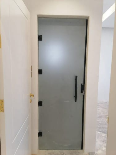 أبواب زجاج سكريت في جيزان
