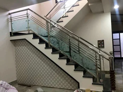 درابزين زجاج سكريت في جيزان