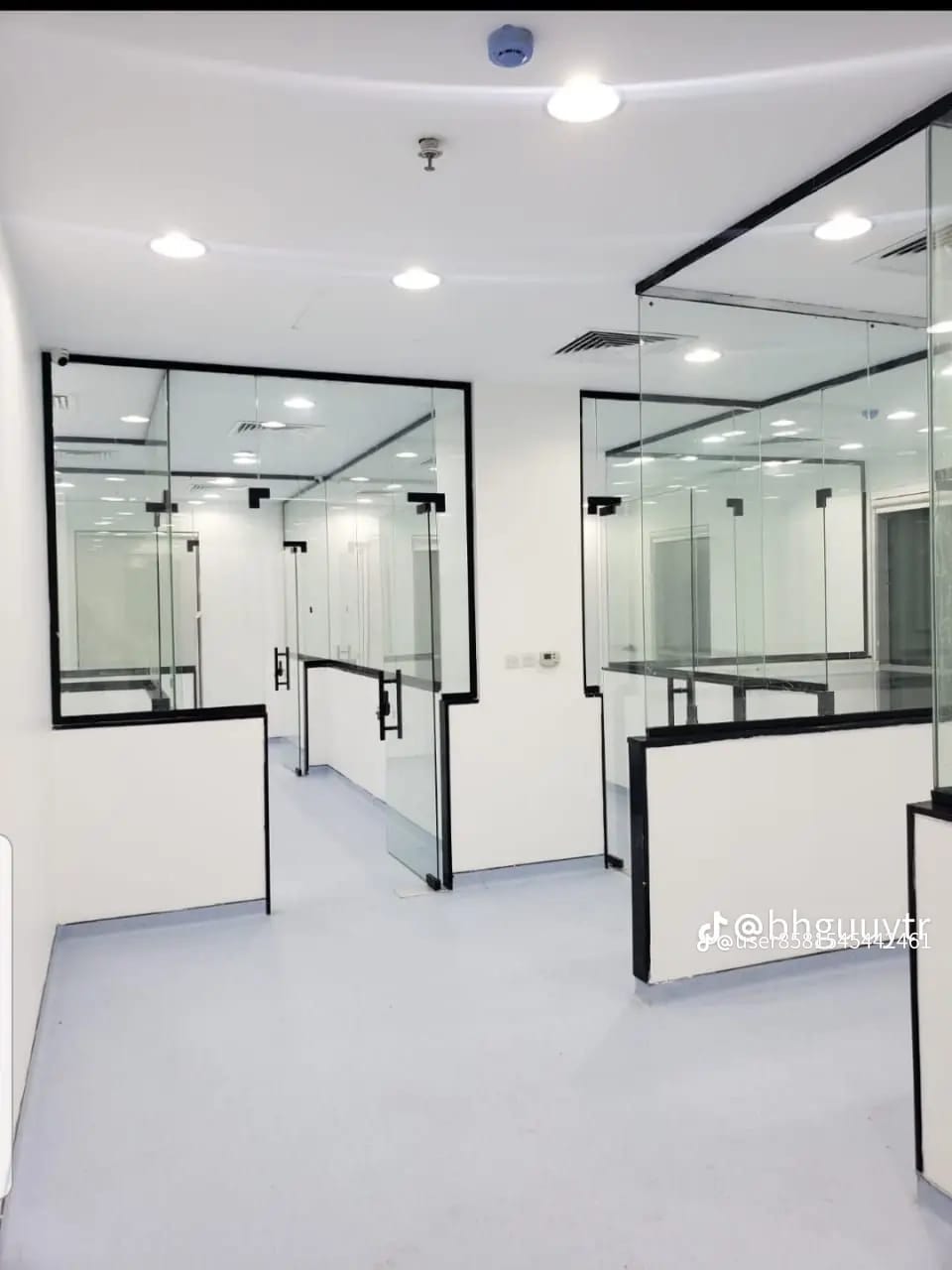 مكاتب زجاج سكريت في جيزان