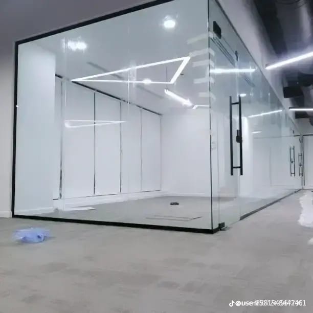 مكاتب زجاج سكريت في جيزان