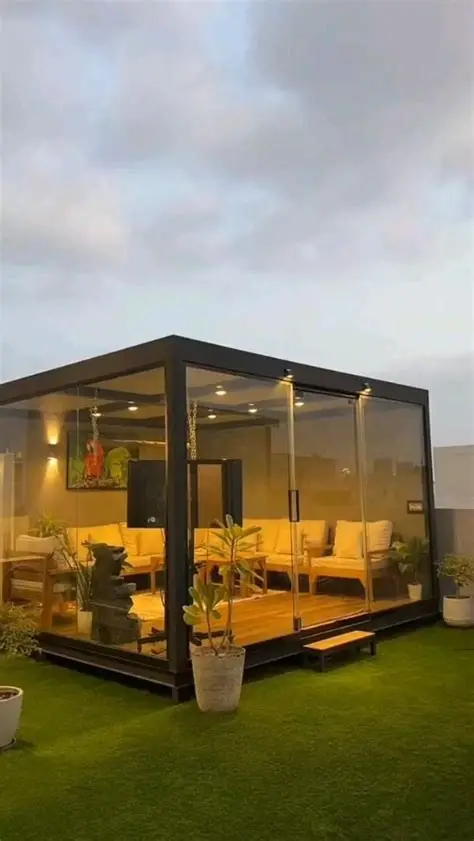غرف زجاج سكريت في جيزان